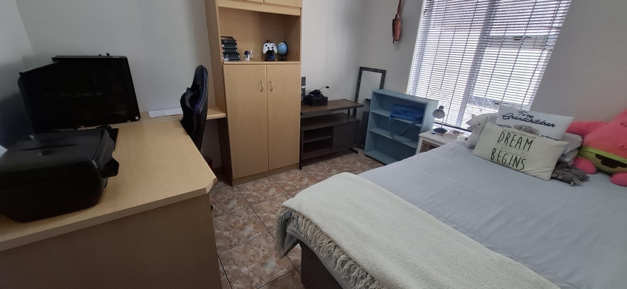 To Let 3 Bedroom Property for Rent in D